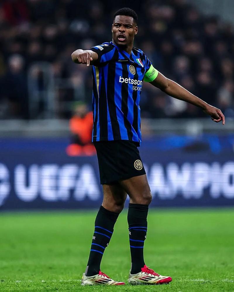 记者：艾纳维和科内排除韧带损伤，力争参加与那不勒斯榜首战