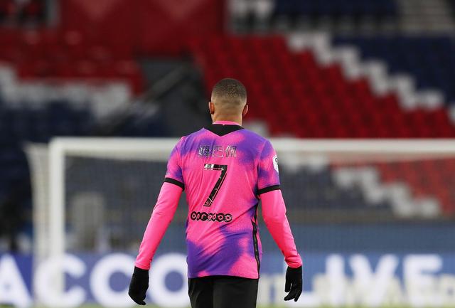 武器大师怎么办啊？SBV精英队史首次荷甲客场击败阿贾克斯（武器大师如何应对？SBV精英荷甲队史首次客场击败阿贾克斯）