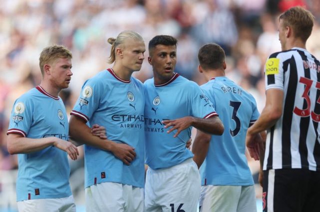 沪媒：莱昂纳多伤势没完全康复，刘若钒等人也有不同程度伤病（沪媒：莱昂纳多伤势仍未痊愈，刘若钒等队员也有不同程度伤情）