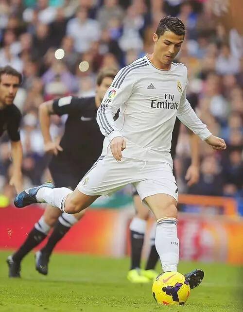 群星闪耀！长虹携手滑雪世界杯，书写“科技+体育”共赢新篇